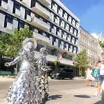 I Piotrkowska Z Wielkim Lustrem, Balkonem I Klimatyzacja