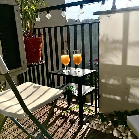 I Piotrkowska Z Wielkim Lustrem, Balkonem I Klimatyzacja