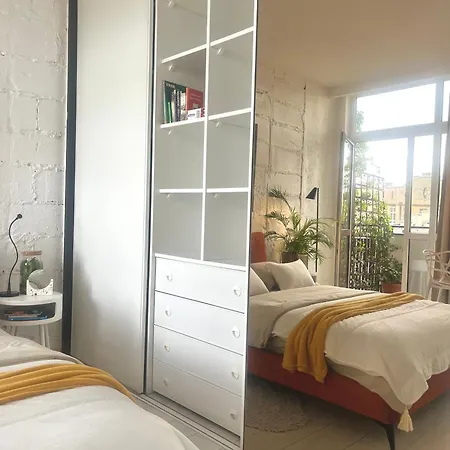 I Piotrkowska Z Wielkim Lustrem, Balkonem I Klimatyzacja Apartment Lodz (Lodz)