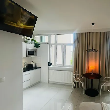 I Piotrkowska Z Wielkim Lustrem, Balkonem I Klimatyzacja Apartment