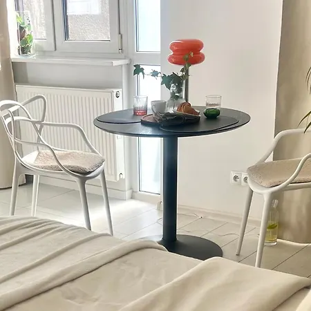 I Piotrkowska Z Wielkim Lustrem, Balkonem I Klimatyzacja