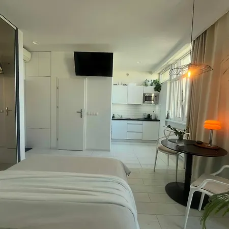 Apartment I Piotrkowska Z Wielkim Lustrem, Balkonem I Klimatyzacja Łódź