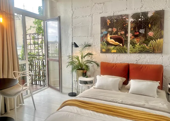 I Piotrkowska Z Wielkim Lustrem, Balkonem I Klimatyzacja