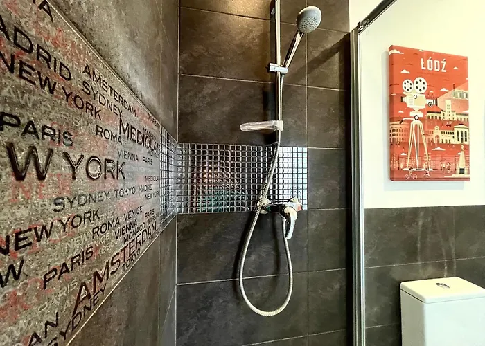 I Piotrkowska Z Wielkim Lustrem, Balkonem I Klimatyzacja *