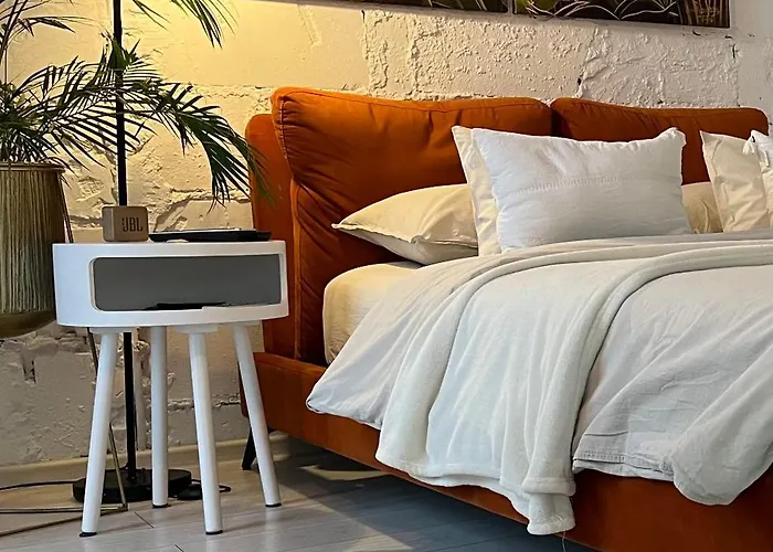 I Piotrkowska Z Wielkim Lustrem, Balkonem I Klimatyzacja 아파트